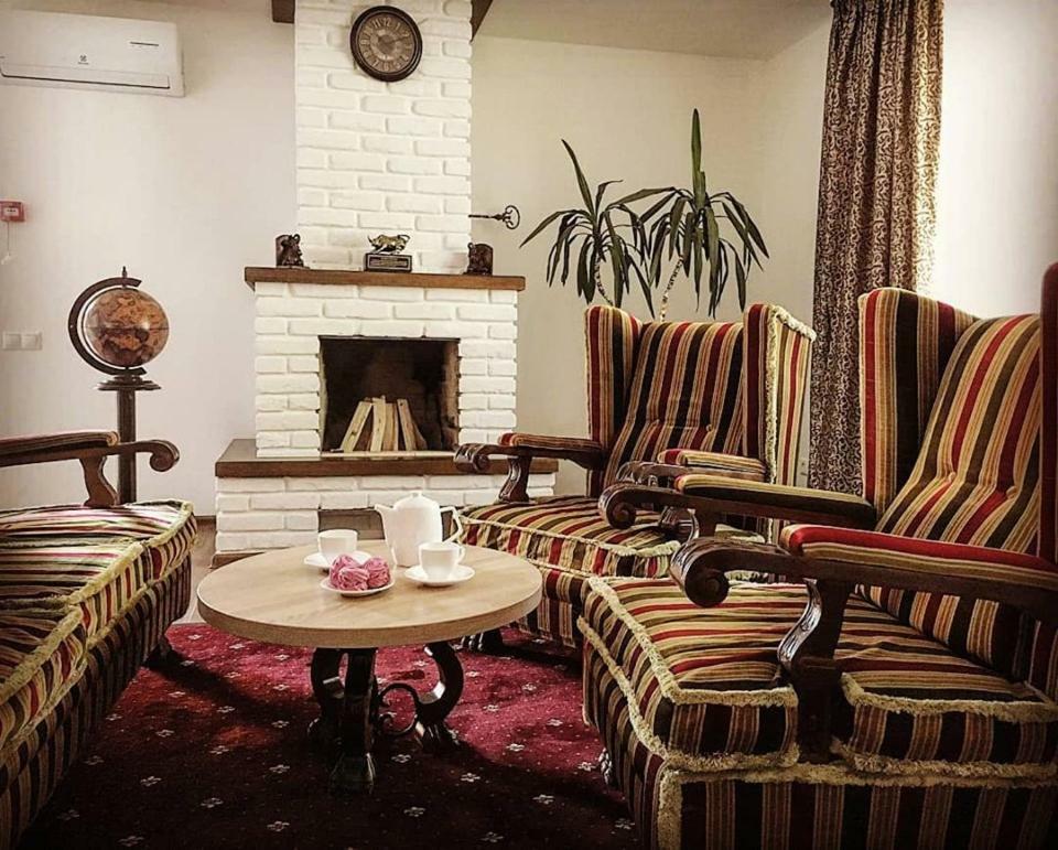 Rioro Hotel Myrhorod Bagian luar foto