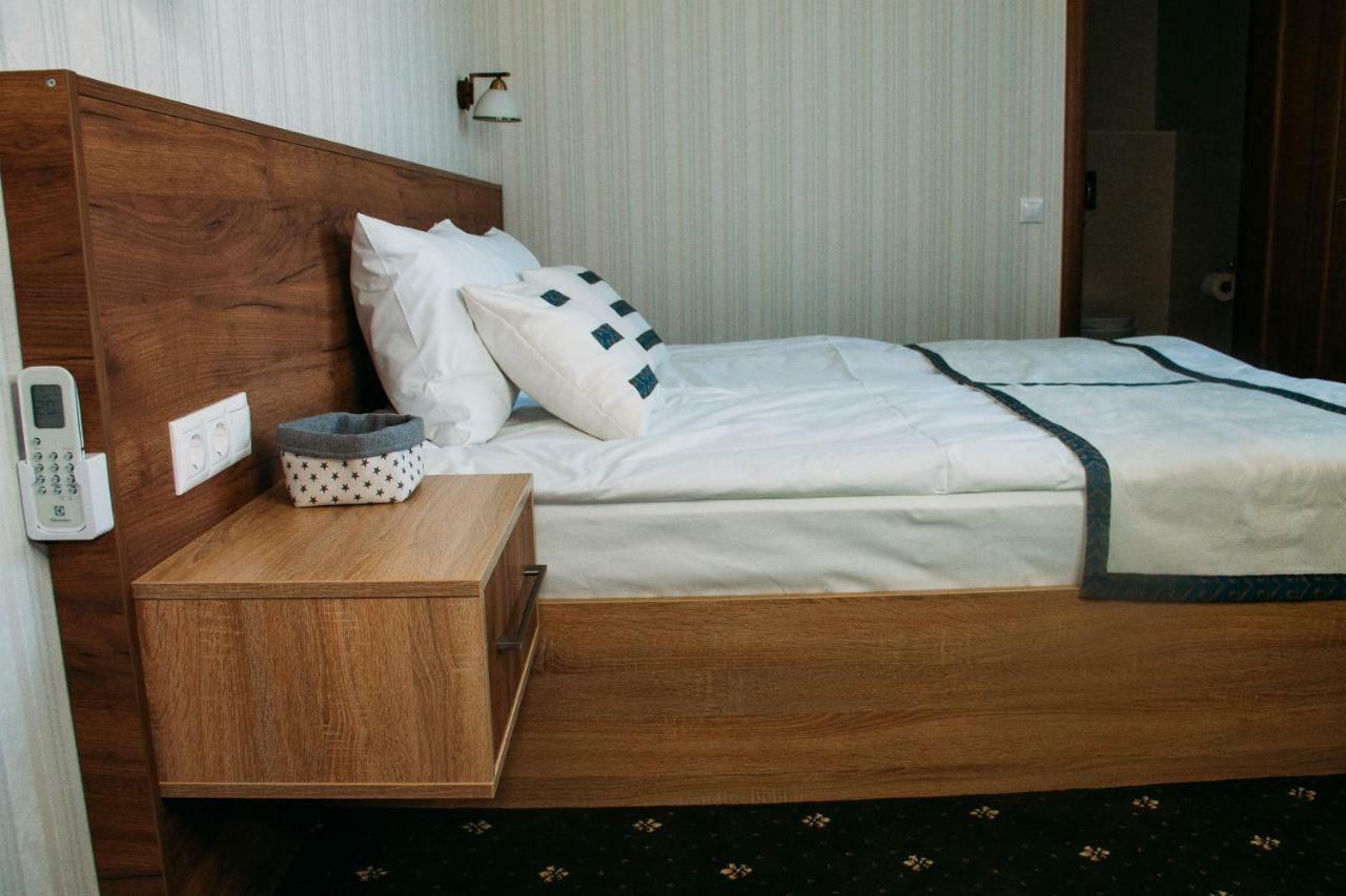 Rioro Hotel Myrhorod Bagian luar foto