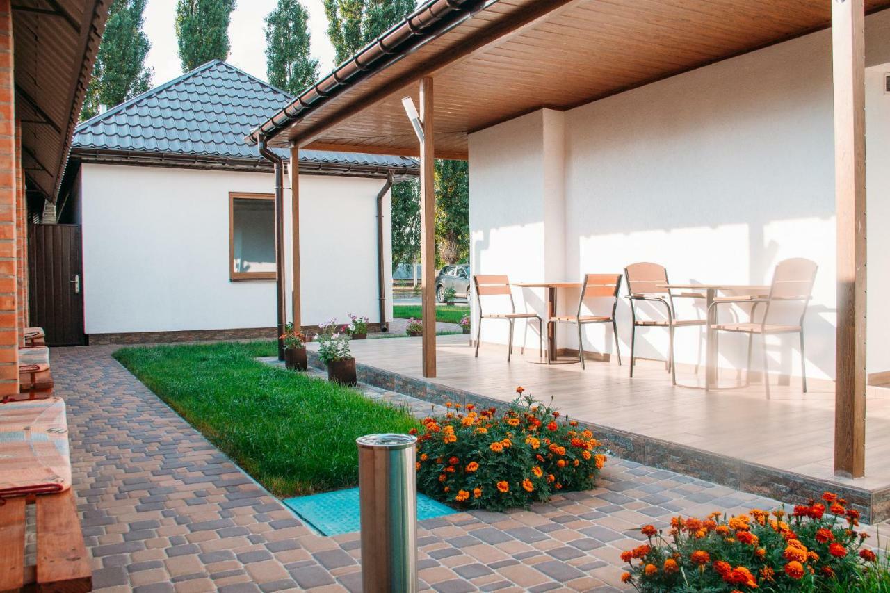 Rioro Hotel Myrhorod Bagian luar foto