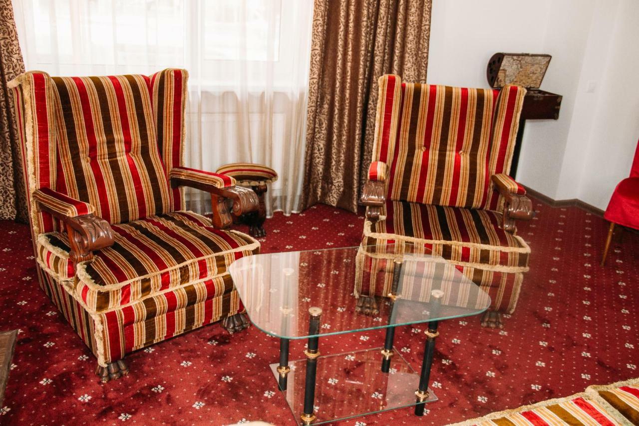 Rioro Hotel Myrhorod Bagian luar foto