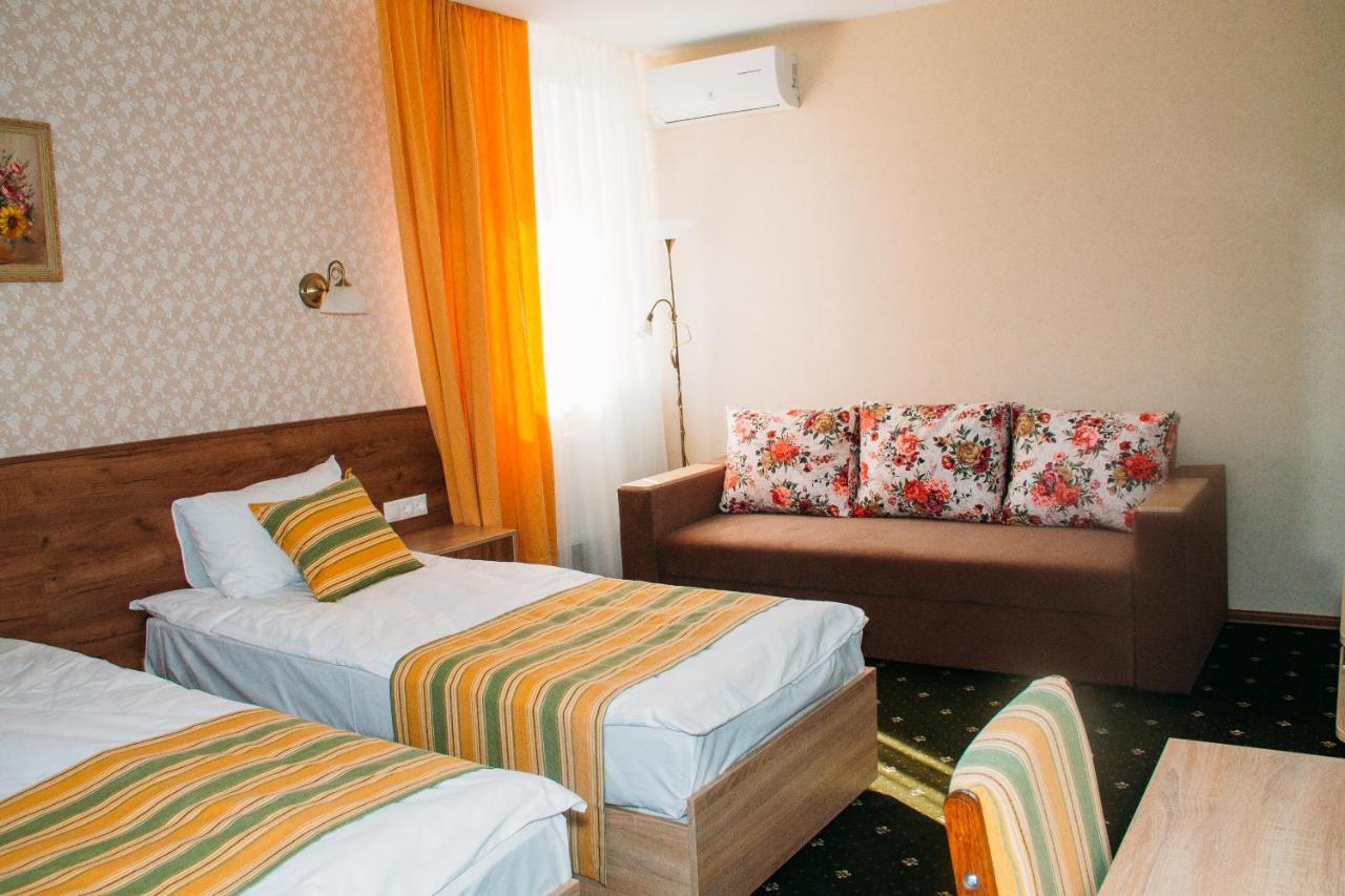 Rioro Hotel Myrhorod Bagian luar foto